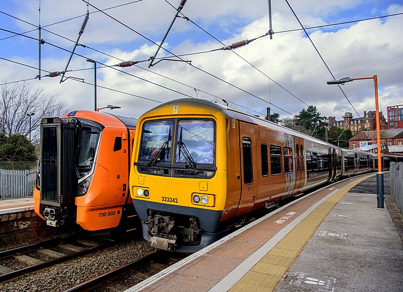 [wnxx] Pictures - 730002 Cross City Line 110321