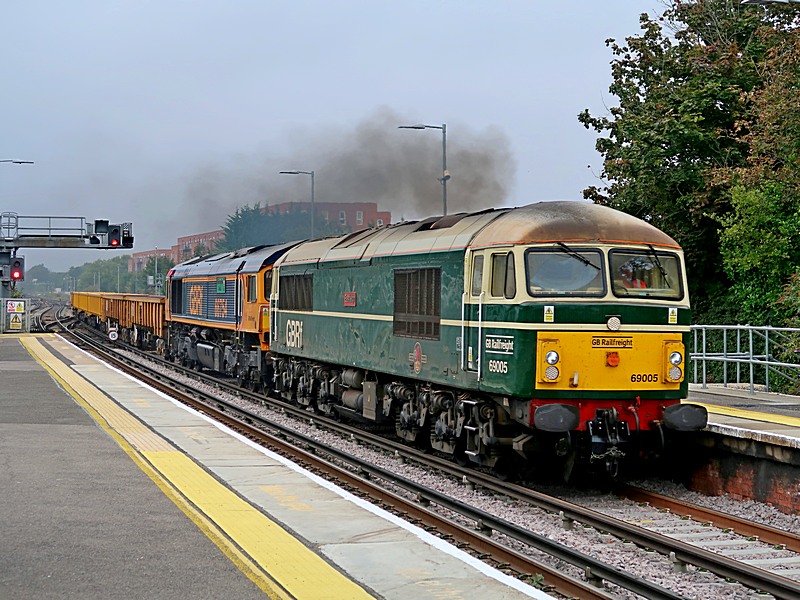 [wnxx] Pictures - 69005 66754 basingstoke 260825