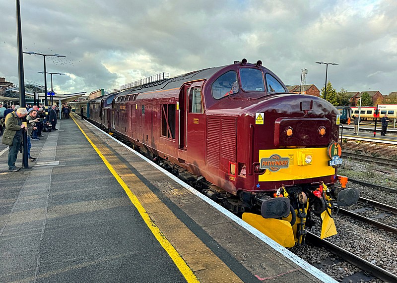 [wnxx] Pictures - 37669 37706 Chester Christmas Explorer 221125