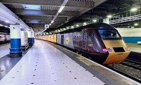 43301 43303 Euston 290926 A Huse